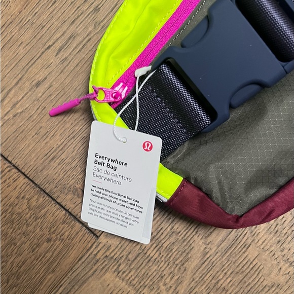 Lululemon Everywhere Belt Bag *1L, Highlight Yellow/Savannah/Army Green - NWT - Picture 5 of 11